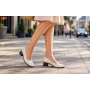 Pantofi damă casual eleganți albi din piele naturală, cu perforații și toc comod