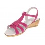 Sandale dama fucsia din piele naturala cu barete si catarama purtate cu jeansi S27ROZ