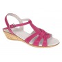 Sandale dama fucsia din piele naturala cu barete si catarama purtate cu jeansi S27ROZ