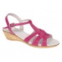 Sandale dama fucsia din piele naturala cu barete si catarama purtate cu jeansi S27ROZ