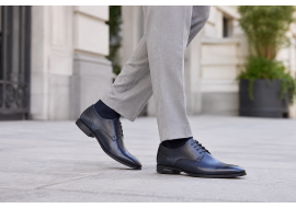 Pantofi barbati bleumarin din piele naturala, eleganti, cu siret si perforatii decorative GKR101BL