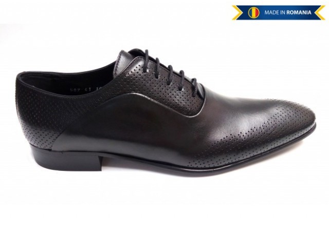 Oferta Marimea 42 Pantofi barbati eleganti din piele naturala cu perforatii L587N